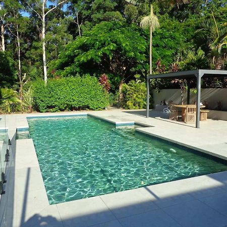 Готель Noosa Buoys Tinbeerwah Екстер'єр фото