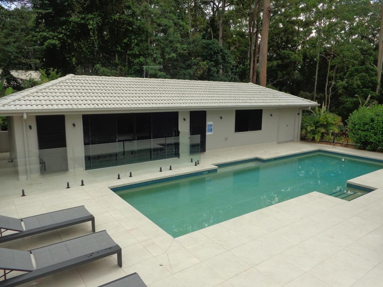 Готель Noosa Buoys Tinbeerwah Екстер'єр фото