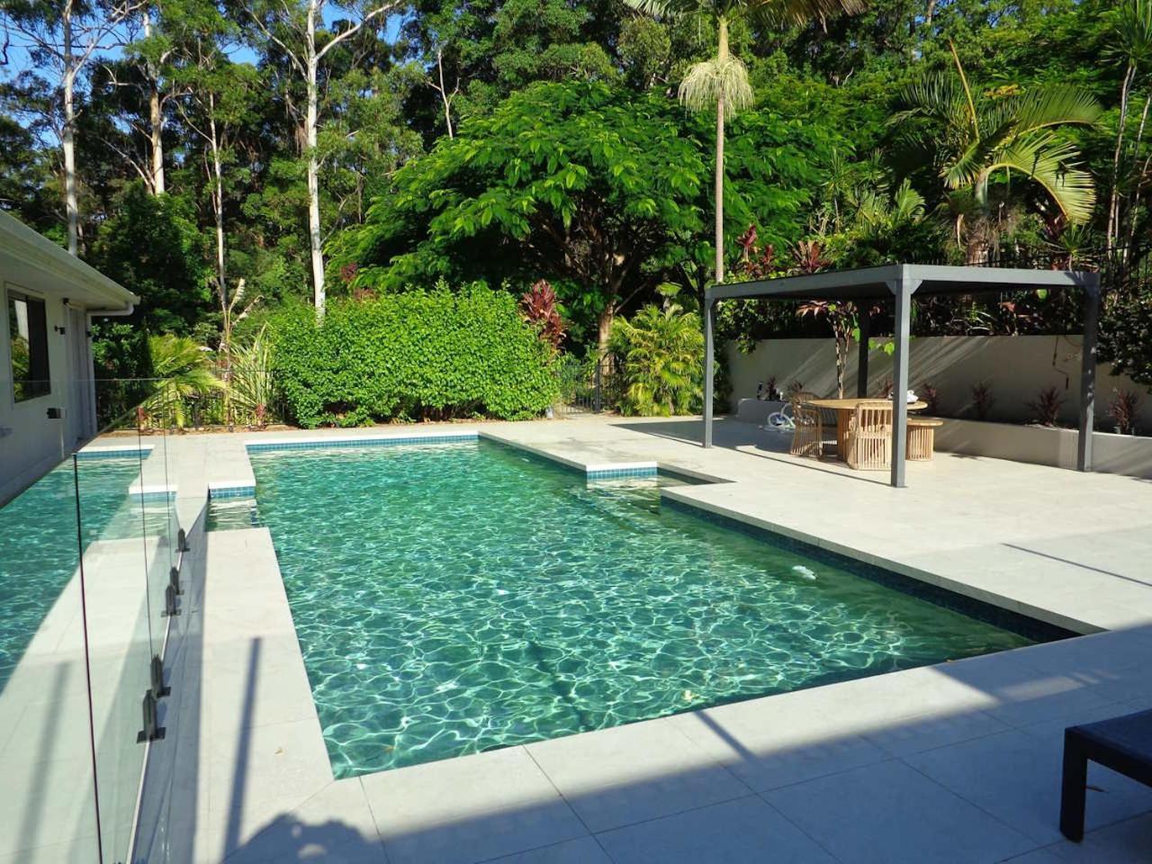 Готель Noosa Buoys Tinbeerwah Екстер'єр фото